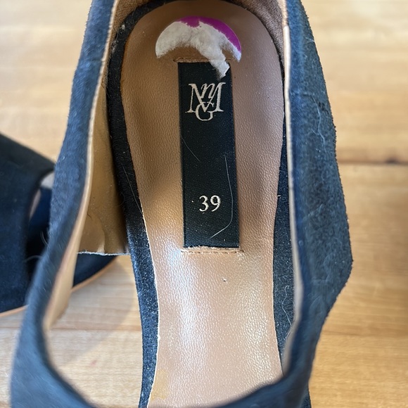 Black Heels - Picture 2 of 5